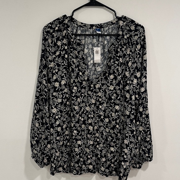 Old Navy Black and White Floral Blouse - Picture 1 of 4